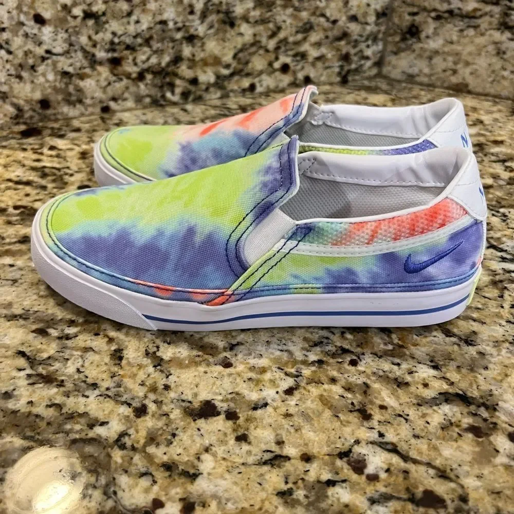 Nike tye dye slip on sneakers women’s 6